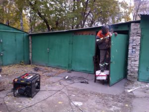 Ремонт гаражных ворот. Сварка. Сварочные работы