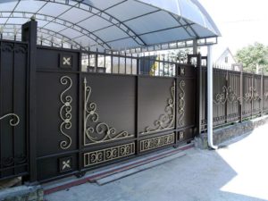 Откатные ворота из метала с элементами ковки в херсоне.Кованые ворота кузня Херсон